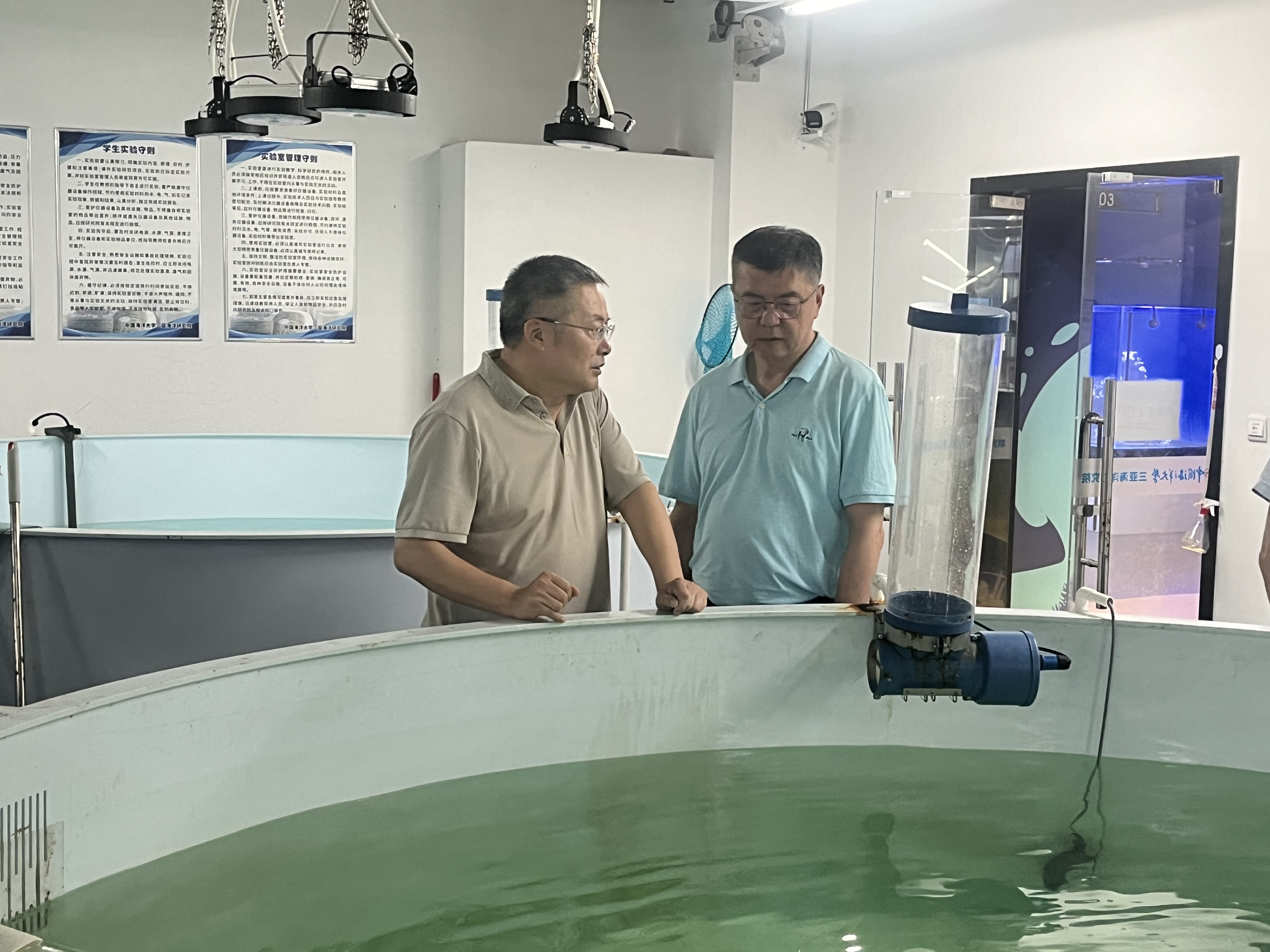 石片部落新增了钻木取火、石器制作体验区