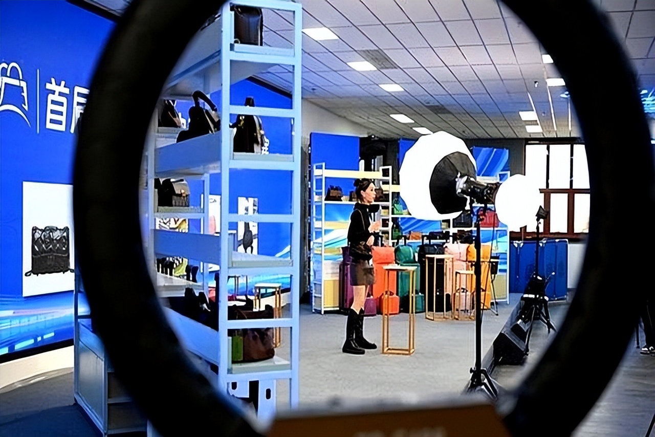 fd8bec0e4a8145ce82503be5dc0f3200tplv tt origin web gif